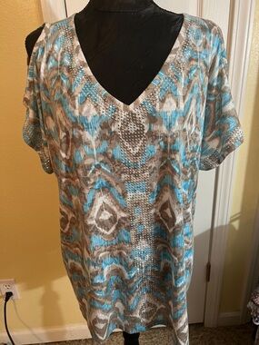 Women’s V-Neck Embellished Tunic Top in Turquoise and Gray
